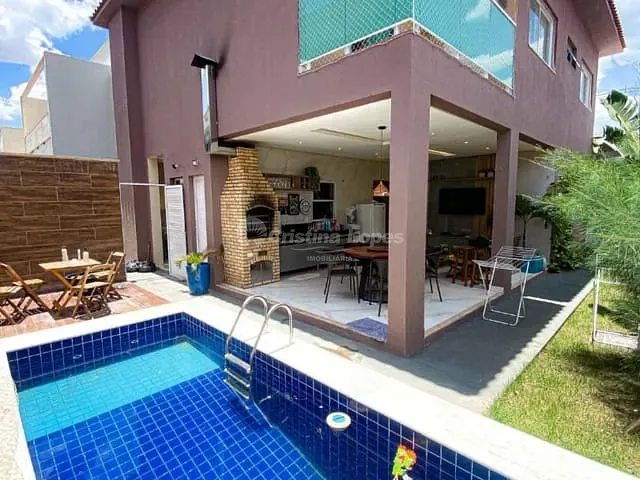 Casa com 220m² 4 quartos e 3 banheiros, à venda, no bairro Uruguai em Teresina