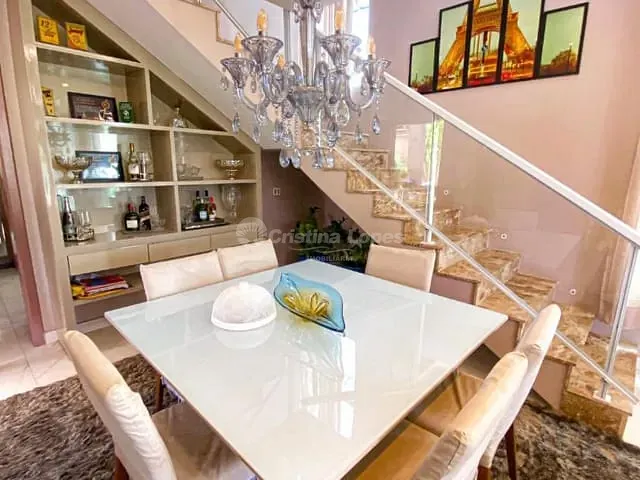 Casa com 220m² 4 quartos e 3 banheiros, à venda, no bairro Uruguai em Teresina