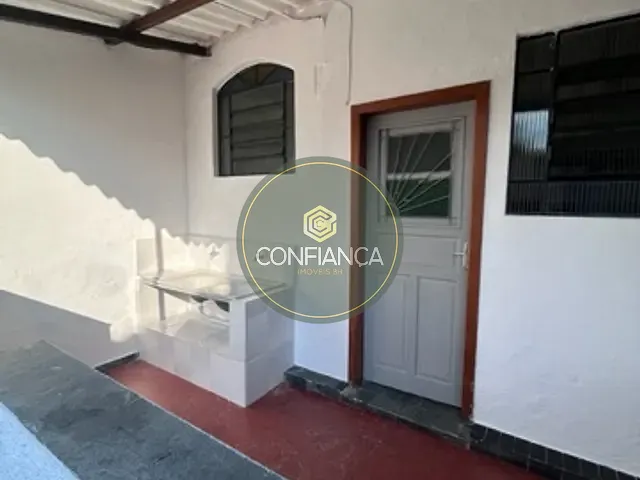 Casa 2 quartos e 3 banheiros, para alugar, no bairro Boa Vista em Belo Horizonte