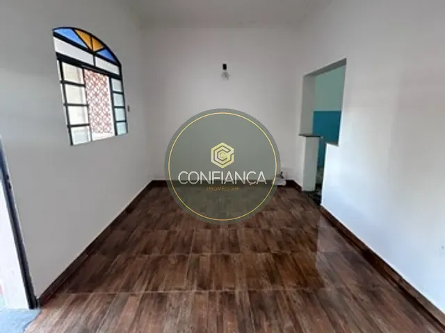 Casa 2 quartos e 3 banheiros, para alugar, no bairro Boa Vista em Belo Horizonte