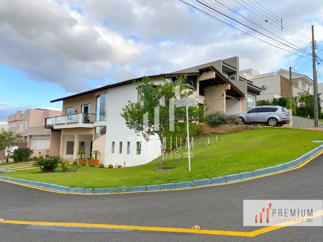 Casa com 380m² 3 quartos e 5 banheiros, à venda, no bairro OFICINAS em PONTA GROSSA