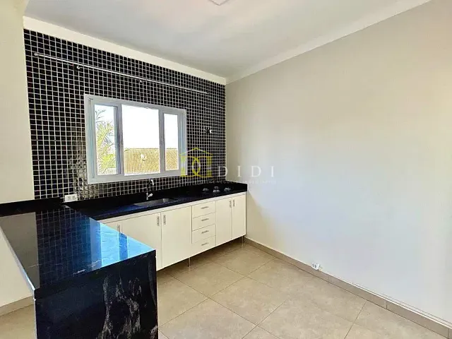 Casa 3 quartos e 2 banheiros, à venda ou para alugar, no bairro Jardim Julita em Porto Feliz