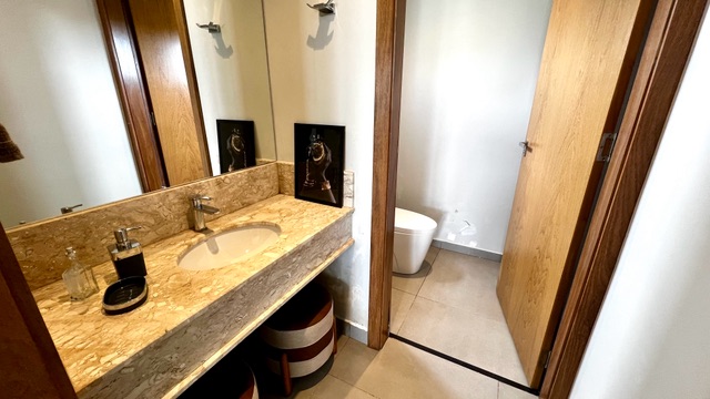 Casa com 1500m² 4 quartos e 7 banheiros, à venda, no bairro Estância Santa Paula em Cambé