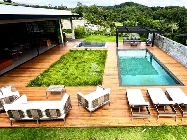 Casa com 1500m² 4 quartos e 7 banheiros, à venda, no bairro Estância Santa Paula em Cambé
