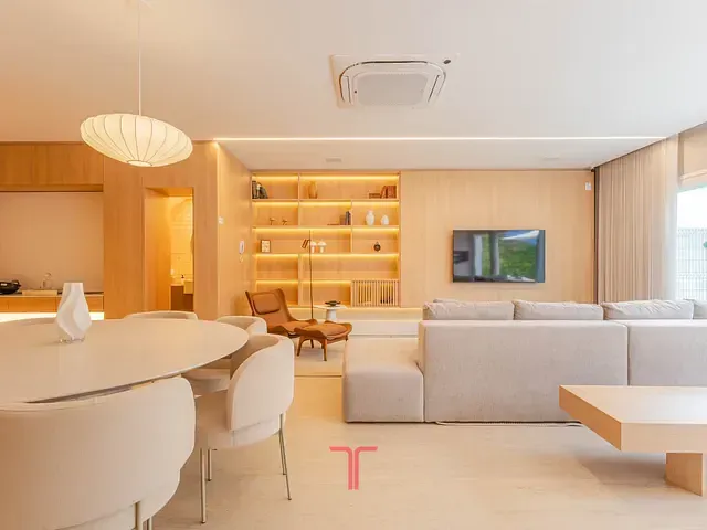 Casa com 214m² 3 quartos e 3 banheiros, à venda, no bairro Campo Comprido em Curitiba