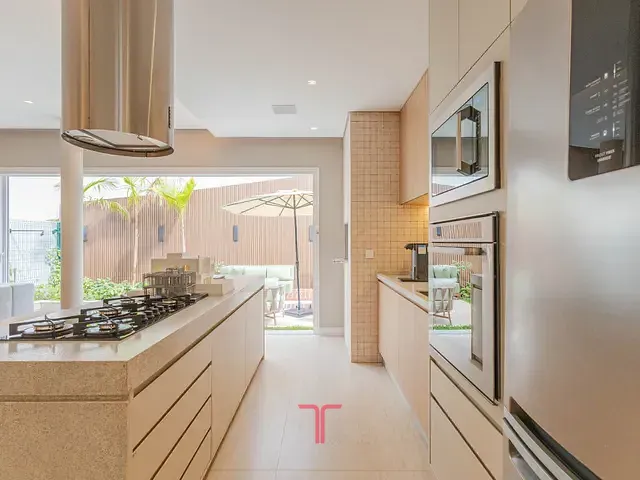 Casa com 214m² 3 quartos e 3 banheiros, à venda, no bairro Campo Comprido em Curitiba