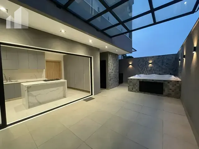 Casa com 400m² 4 quartos e 4 banheiros, à venda, no bairro Centro em Nova Iguaçu