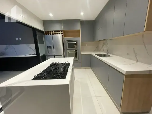 Casa com 400m² 4 quartos e 4 banheiros, à venda, no bairro Centro em Nova Iguaçu