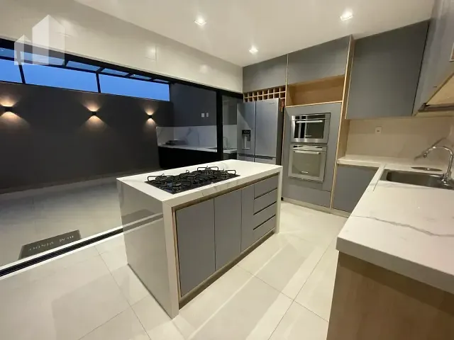 Casa com 400m² 4 quartos e 4 banheiros, à venda, no bairro Centro em Nova Iguaçu