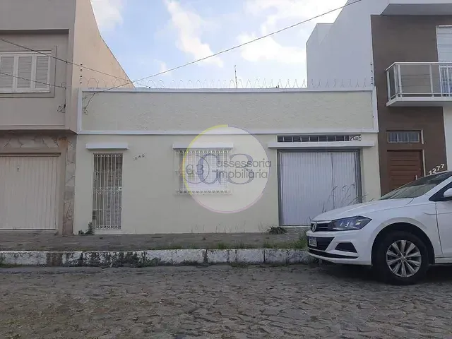 Casa 1 quarto e 1 banheiro, à venda, no bairro Centro em Pelotas