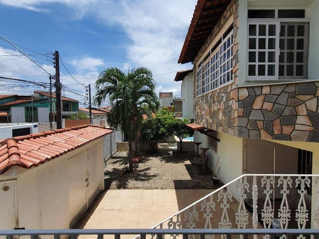 Casa com 487m² 5 quartos e 4 banheiros, à venda, no bairro Suíssa em Aracaju