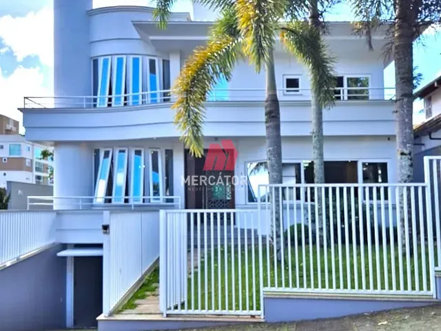 Casa com 431m² 3 quartos e 5 banheiros, à venda, no bairro Vila Nova em Blumenau