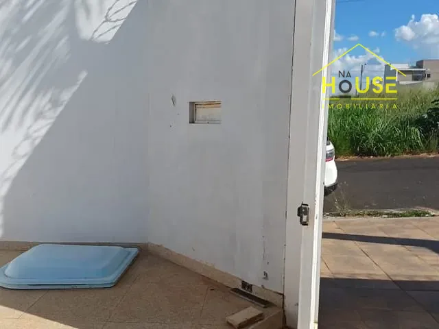 Casa com 261m², à venda, no bairro Jardim Vitória em Fernandópolis