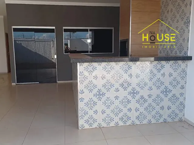 Casa com 261m², à venda, no bairro Jardim Vitória em Fernandópolis