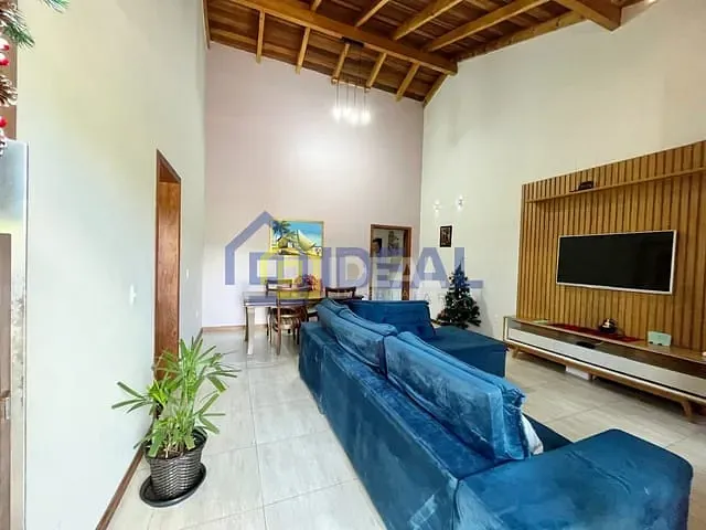 Casa com 224m² 3 quartos e 1 banheiro, à venda, no bairro Arvoredo em Concórdia