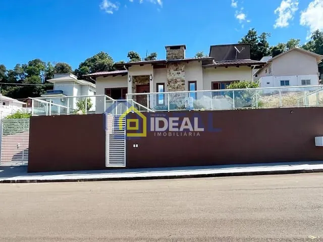 Casa com 224m² 3 quartos e 1 banheiro, à venda, no bairro Arvoredo em Concórdia