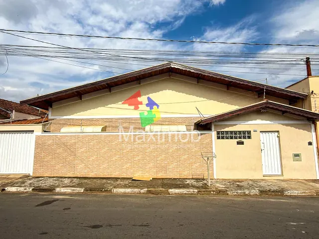 Casa com 320m² 3 quartos e 2 banheiros, para alugar, no bairro Vila Ilze em Itapira