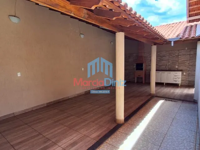 Casa 3 quartos e 1 banheiro, para alugar, no bairro Centro em Ituverava