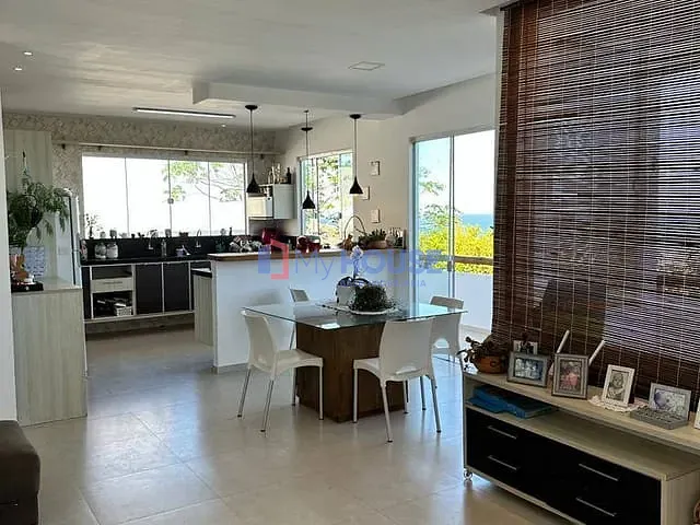 Casa 2 quartos e 2 banheiros, à venda, no bairro São Francisco em Ilhéus