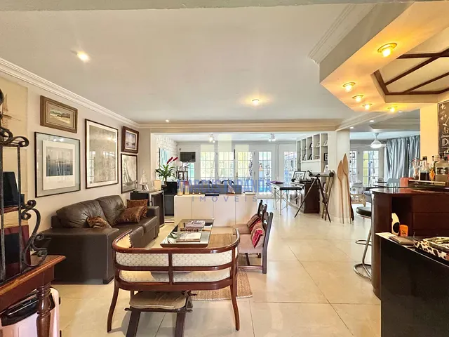 Casa com 358m² 4 quartos e 6 banheiros, à venda, no bairro Barra da Tijuca em Rio de Janeiro