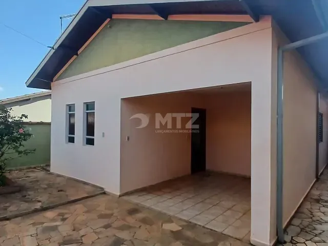 Casa com 430m² 2 quartos e 2 banheiros, à venda, no bairro Jardim Ipyranga em Botucatu