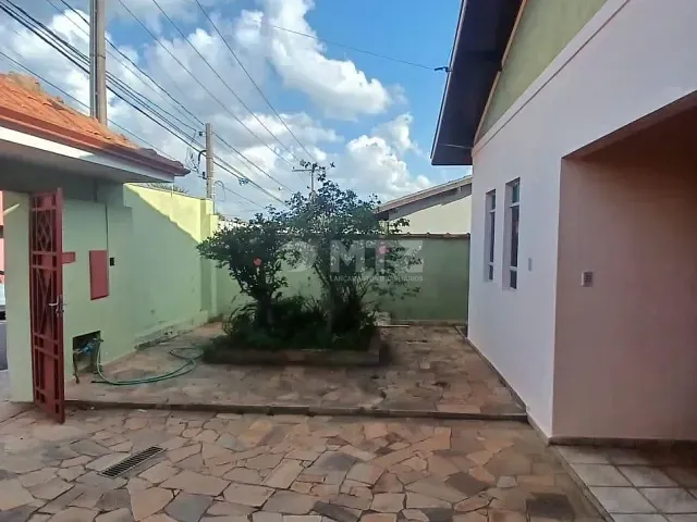 Casa com 430m² 2 quartos e 2 banheiros, à venda, no bairro Jardim Ipyranga em Botucatu