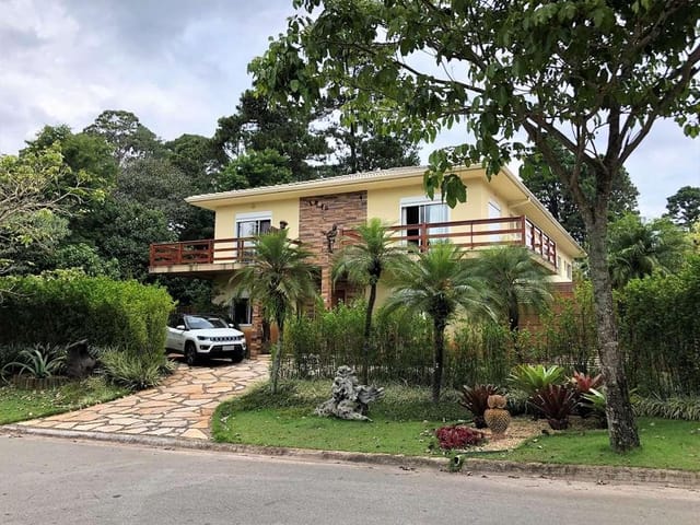 Casa com 3240m² 4 quartos e 5 banheiros, à venda, no bairro Chácaras São Carlos em Cotia