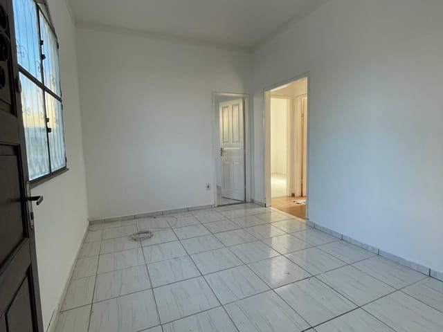 Apartamento 2 quartos e 1 banheiro, para alugar, no bairro Campo Grande em Rio de Janeiro