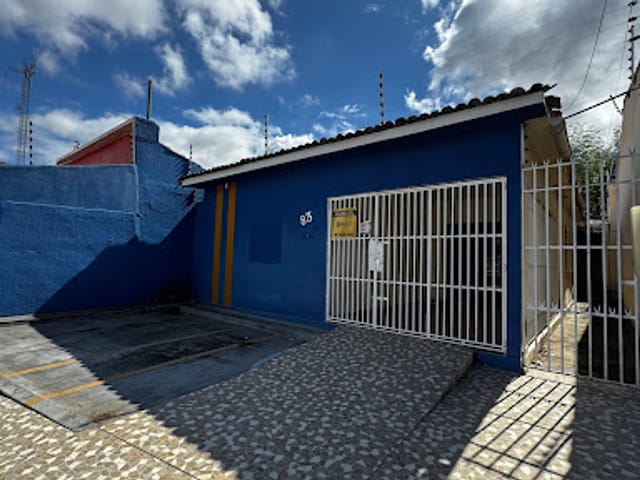 Casa com 200m² 3 quartos e 2 banheiros, para alugar, no bairro Centro em Arapiraca