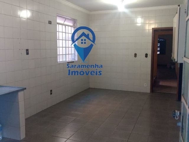 Casa 3 quartos e 2 banheiros, à venda, no bairro Heliópolis em Belo Horizonte
