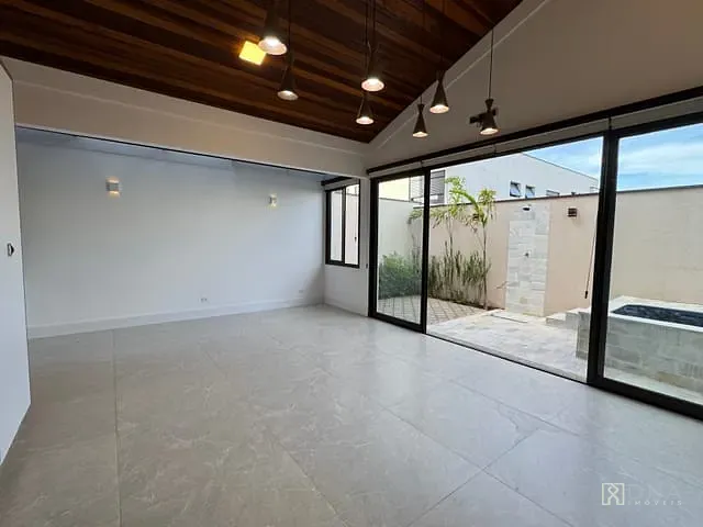 Casa com 170m² 3 quartos e 1 banheiro, à venda, no bairro Urbanova VII em São José dos Campos