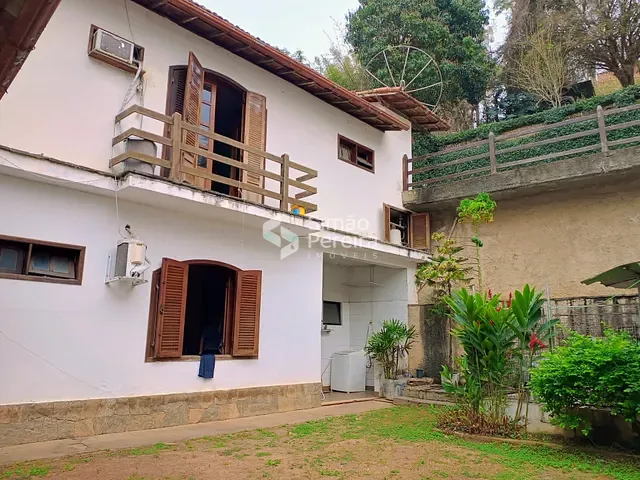 Casa 6 quartos e 5 banheiros, à venda, no bairro Grama em Paraíba do Sul