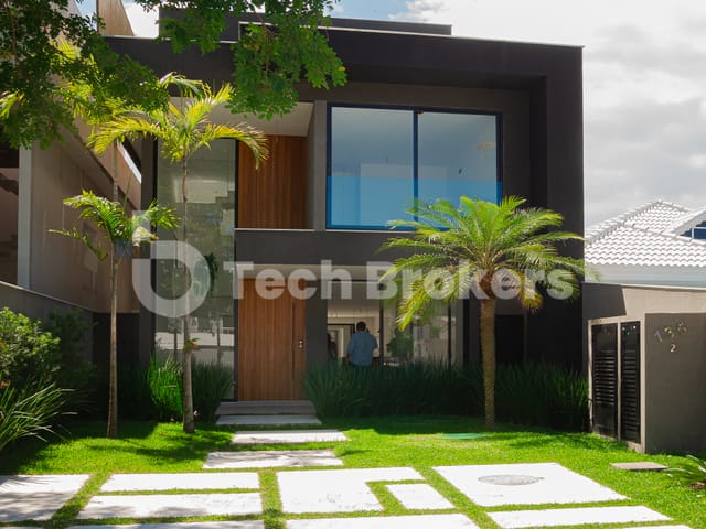 Casa com 350m² 4 quartos e 7 banheiros, à venda, no bairro Barra da Tijuca em Rio de Janeiro