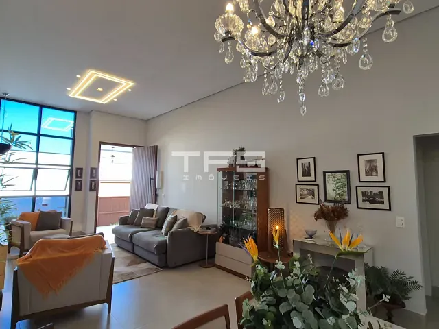 Casa 3 quartos e 4 banheiros, à venda, no bairro Residencial Alberto Byington em Guaratinguetá