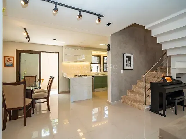 Casa com 133m² 3 quartos e 4 banheiros, à venda, no bairro Bom Retiro em Curitiba