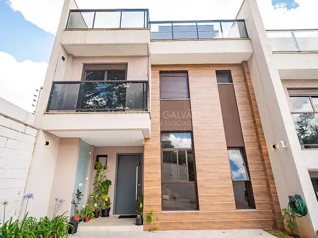 Casa com 133m² 3 quartos e 4 banheiros, à venda, no bairro Bom Retiro em Curitiba
