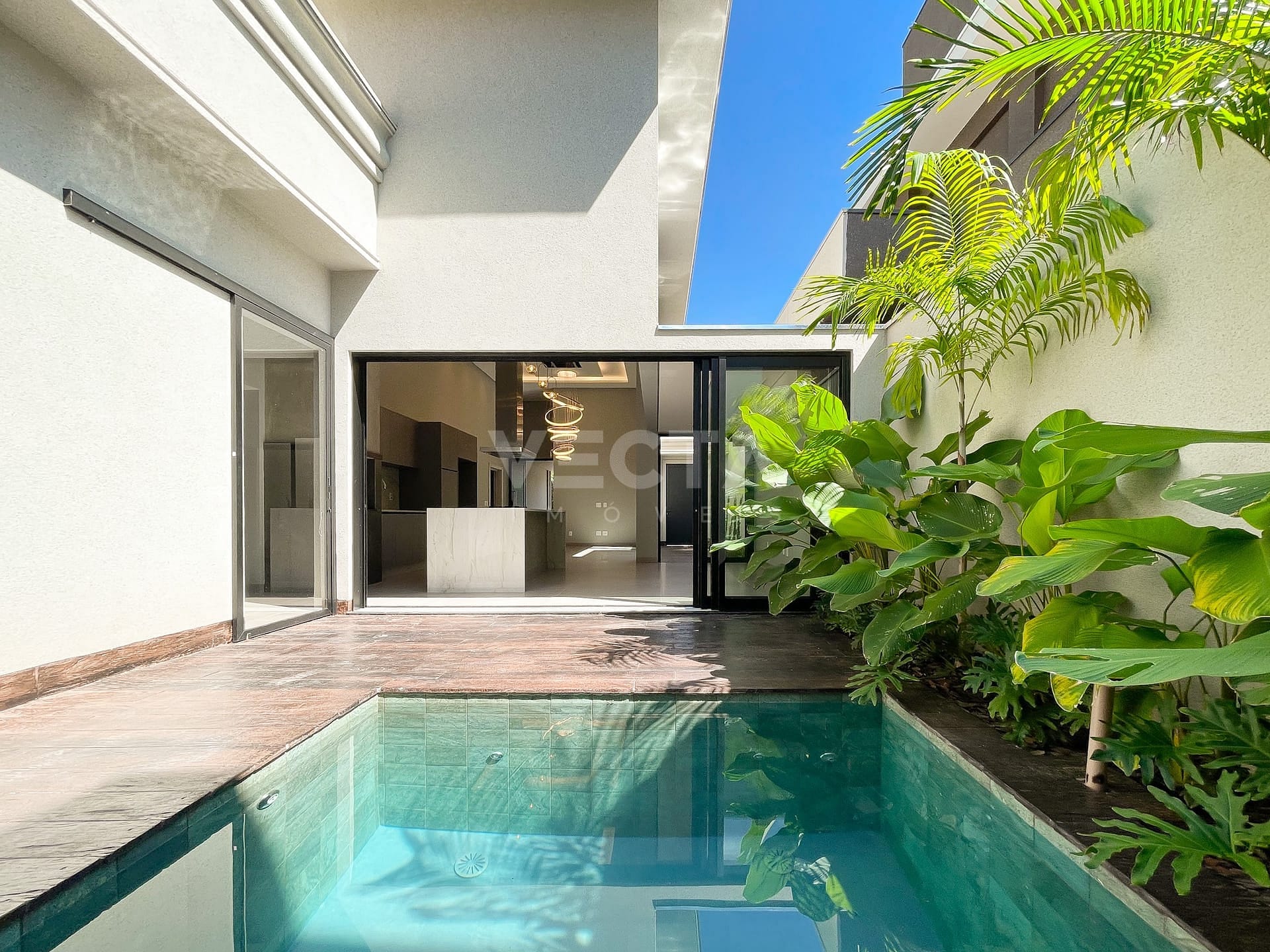 Casa à venda com 3 quartos, 185m² - Foto 1