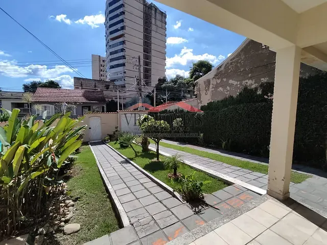 Casa com 445m² 4 quartos e 3 banheiros, à venda, no bairro Jardim Amália em Volta Redonda