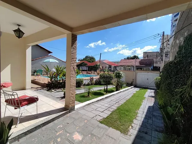 Casa com 445m² 4 quartos e 3 banheiros, à venda, no bairro Jardim Amália em Volta Redonda