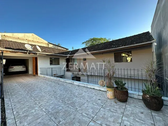 Casa com 450m² 3 quartos e 3 banheiros, à venda, no bairro Bela Vista em Gaspar