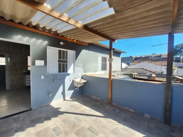 Casa 2 quartos e 1 banheiro, para alugar, no bairro Jardim Santo Alberto em Santo André