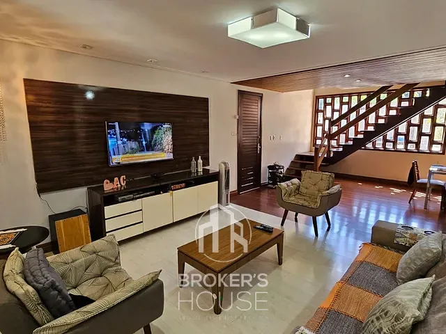 Casa 4 quartos e 5 banheiros, à venda, no bairro Fradinhos em Vitória