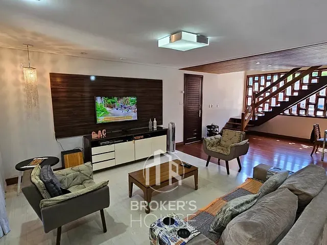 Casa 4 quartos e 5 banheiros, à venda, no bairro Fradinhos em Vitória