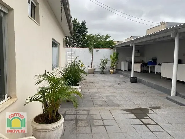 Casa com 1809m² 4 quartos e 3 banheiros, à venda, no bairro Privê Lírios dos Campos em Anápolis