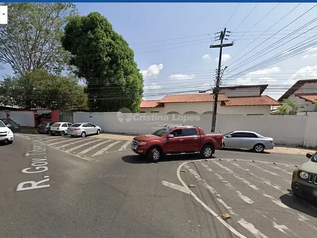 Casa com 418m² 9 quartos e 2 banheiros, à venda, no bairro Frei Serafim em Teresina