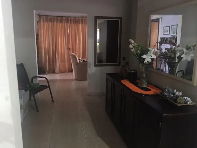 Casa com 400m² 3 quartos e 3 banheiros, à venda, no bairro Setor Habitacional Arniqueira (Águas Claras) em Brasília