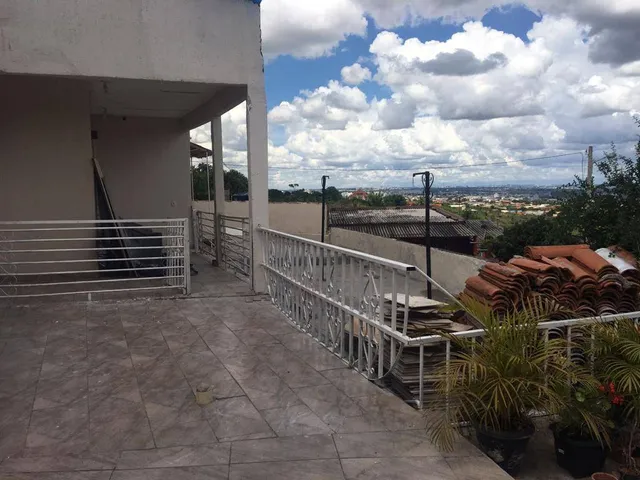 Casa com 400m² 3 quartos e 3 banheiros, à venda, no bairro Setor Habitacional Arniqueira (Águas Claras) em Brasília