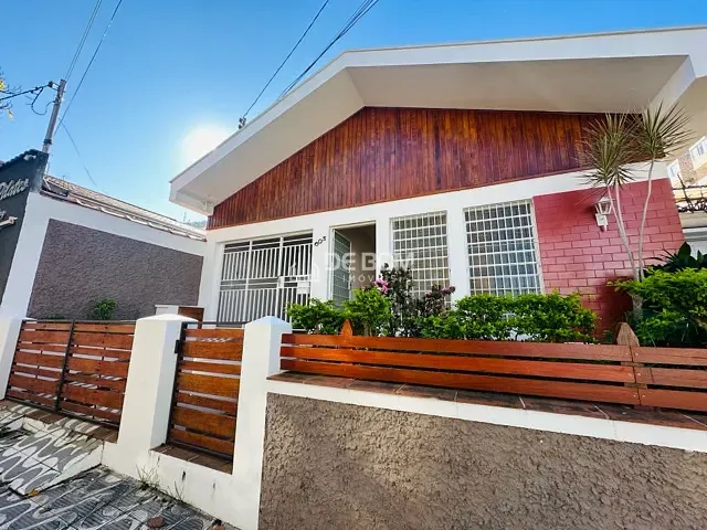 Casa com 500m² 3 quartos e 3 banheiros, para alugar, no bairro Centro em Poços de Caldas