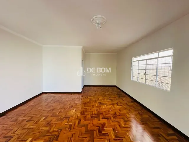 Casa com 500m² 3 quartos e 3 banheiros, para alugar, no bairro Centro em Poços de Caldas