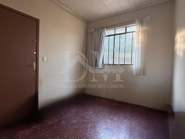 Casa com 297m² 2 quartos e 1 banheiro, à venda, no bairro Vila Fonseca em Jaguariaíva